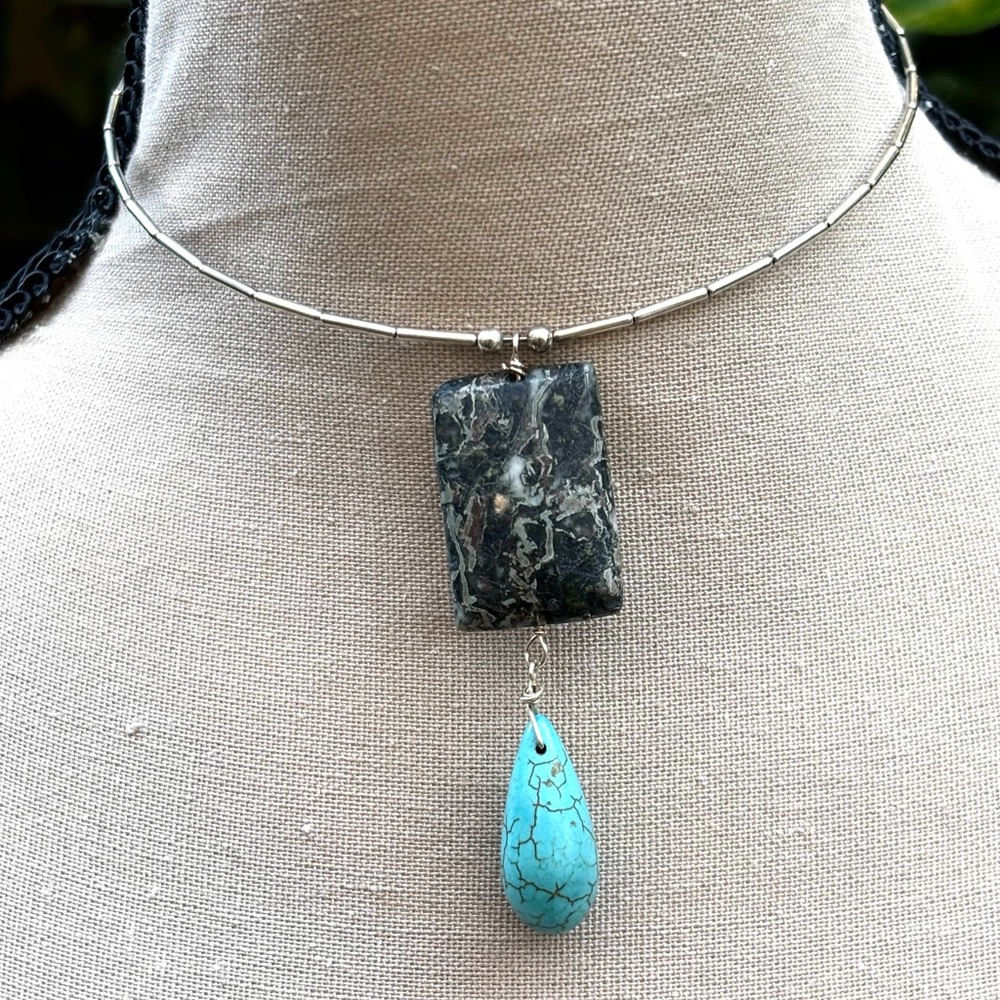 Handcrafted Turquoise Teardrop and memory wire Pendant Necklace - Silver Tone